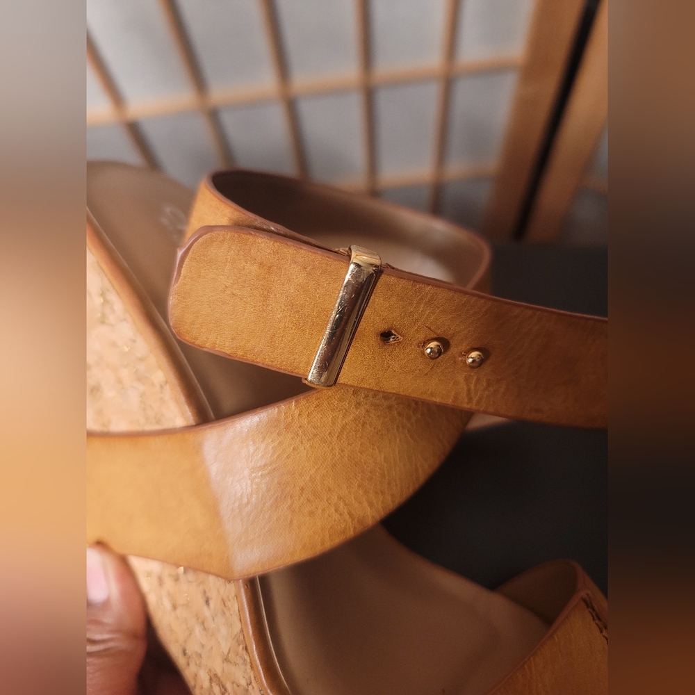 Charles By Charles David Arlington Wedge Sandal - Picture 12 of 15